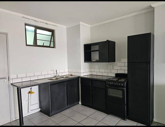 2 BEDROOM PROPERTY TO RENT IN FLORIDA